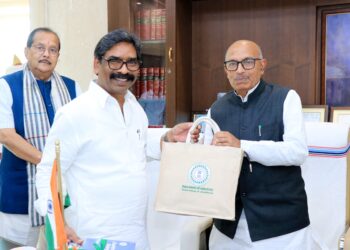 झारखंड विधान सभा अध्यक्ष  रबीन्द्र नाथ महतो से मुख्यमंत्री हेमन्त सोरेन ने मुलाकात की !