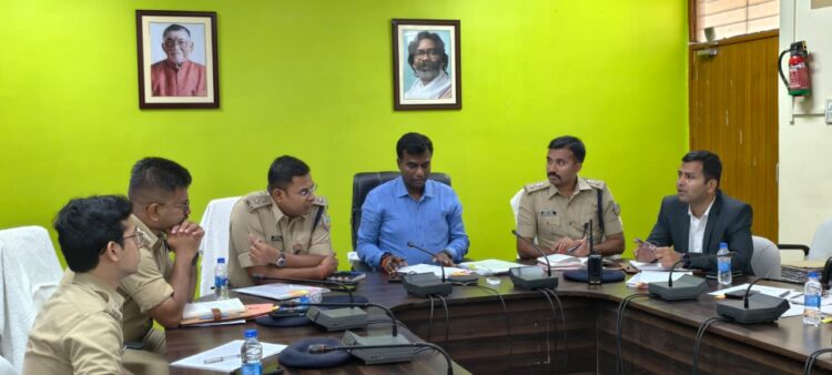 उपायुक्त-सह-जिला दण्डाधिकारी,  मंजूनाथ भजन्त्री की अध्यक्षता में बैठक !