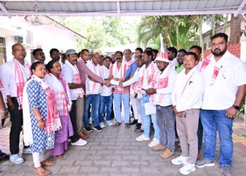 मुख्यमंत्री आवासीय कार्यालय में सरना पूजा समिति प्रतिनिधिमंडल ने मुलाकात की !