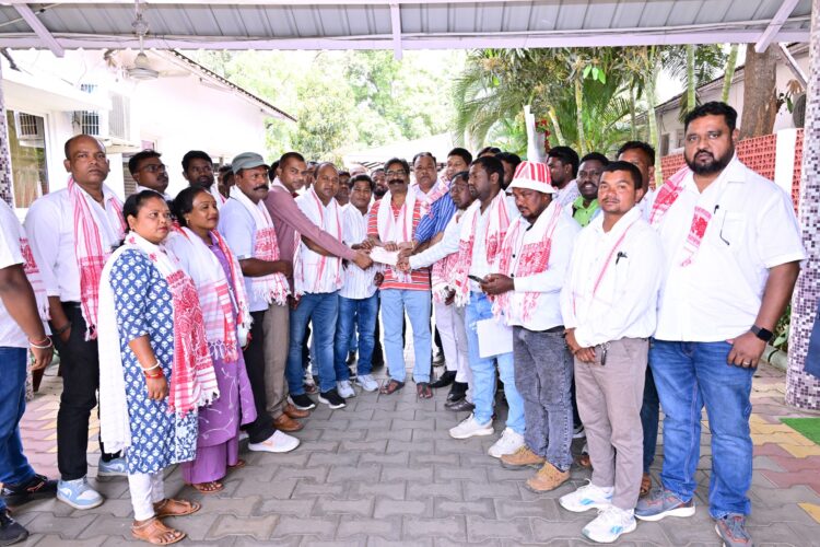 मुख्यमंत्री आवासीय कार्यालय में सरना पूजा समिति प्रतिनिधिमंडल ने मुलाकात की !