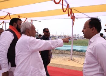 बिहार मुख्यमंत्री ने समृद्धि यात्रा के दौरान गया जिले में चल रही विकास योजनाओं की समीक्षा की !