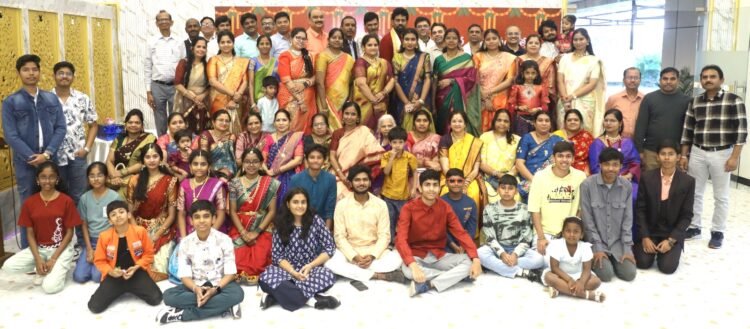 आन्ध्रप्रदेश  के लोग उगादी (तेलुगु नव वर्ष) का त्योहार बड़े हर्ष और उत्साह के साथ मनाया !