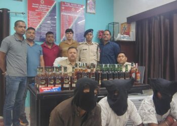 अवैध शराब की बरामदगी एवं तीन अभियुक्त गिरफ्तार !