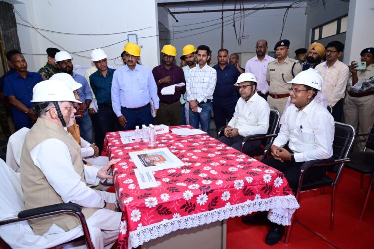 झारखंड राज्यपाल संतोष कुमार गंगवार ने निर्माणाधीन अत्याधुनिक पुस्तकालय का अवलोकन किया !