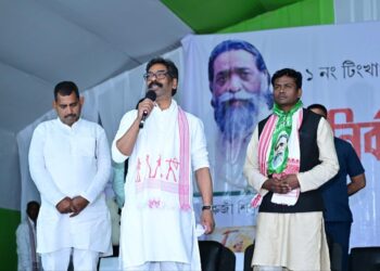 आदिवासी कमजोर नहीं हैं, सत्ता बनाना और सत्ता को बदलना भी जानते हैं  :हेमन्त सोरेन !