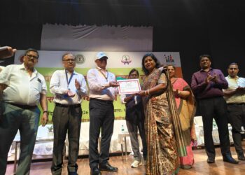 झारखंड विद्यालय स्वास्थ्य एवं कल्याण कार्यक्रम(SHWP ) के तहत 190 आरोग्य दूतों  को किया गया सम्मानित !