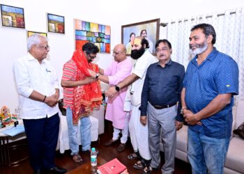 झारखंड मुख्यमंत्री हेमन्त सोरेन से श्री राम जानकी तपोवन मंदिर नवनिर्माण कार्य कराया अवगत !