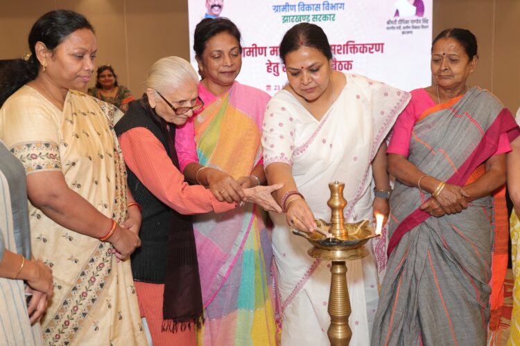 झारखंड के ग्रामीणों महिलाओं को समाज में बराबरी का हिस्सा दिलाना प्राथमिकता -दीपिका पांडेय सिंह  !