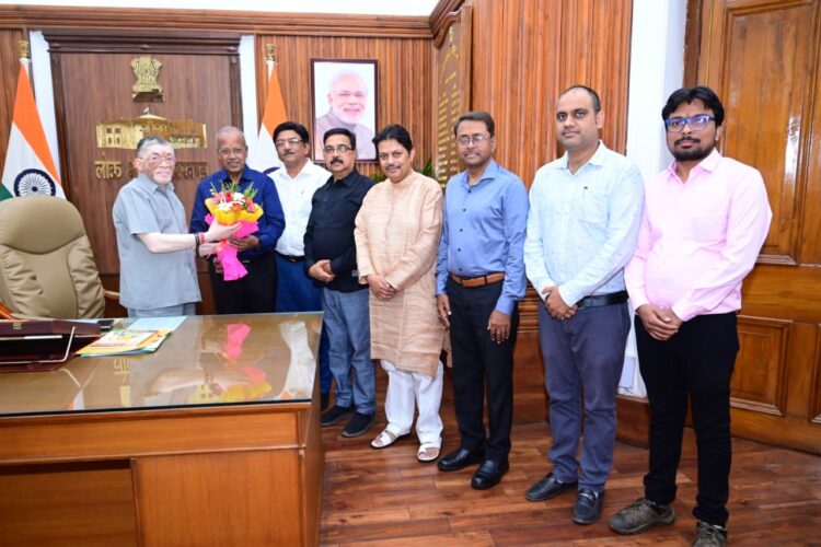 भारत तिब्बत संघ, झारखंड के एक प्रतिनिधिमंडल ने आज  राज्यपाल संतोष गंगवार  से राजभवन में शिष्टाचार भेंट !