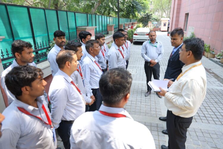 झारखंड सरकार  के रेजिडेंट कमिश्नर अरवा राजकमल ने नए झारखंड भवन का किया निरीक्षण !