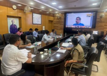मुख्यमंत्री  हेमन्त सोरेन ने वीडियो कॉन्फ्रेंसिंग के माध्यम से अधिकारियों के साथ उच्च स्तरीय बैठक की !