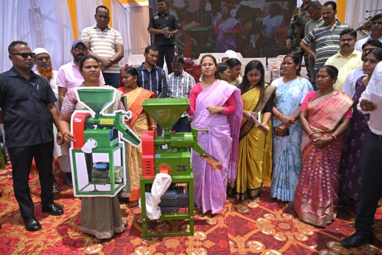 महिला स्वयं सहायता समूहों को कृषि मंत्री ने सौंपी प्रसंस्करण इकाइयाँ !