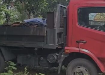जमुनिया नदी के किनारे अवैध खनन पर छापा !