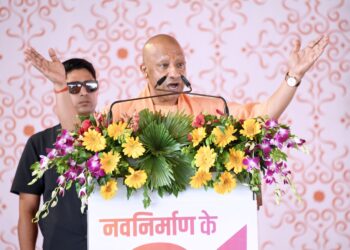 बुजुर्ग महिलाओं का सहारा बनी योगी सरकार !