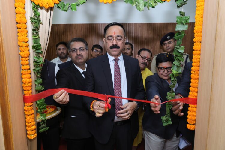 लंबित वादों के निस्तारण में अधिवक्ताओं व मध्यस्थों की भूमिका अहम: जस्टिस सुजीत नारायण !