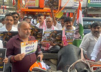 झारखंड प्रदेश में वृद्धि के खिलाफ आज पूरे राज्य के पेट्रोल पम्पों पर व्यापक हस्ताक्षर अभियान – कांग्रेस !