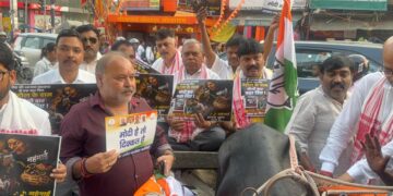झारखंड प्रदेश में  वृद्धि के खिलाफ आज पूरे राज्य के पेट्रोल पम्पों पर व्यापक हस्ताक्षर अभियान – कांग्रेस !